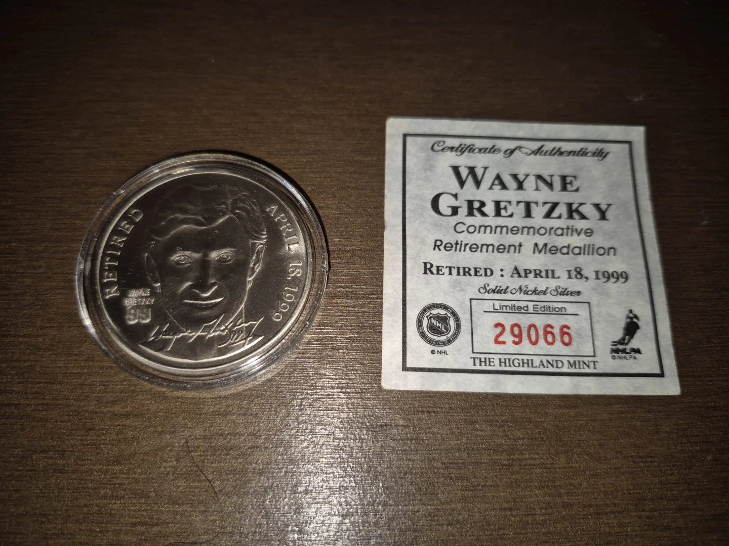 Wayne Gretzky Commemorative Retirement Medallion - photo 2