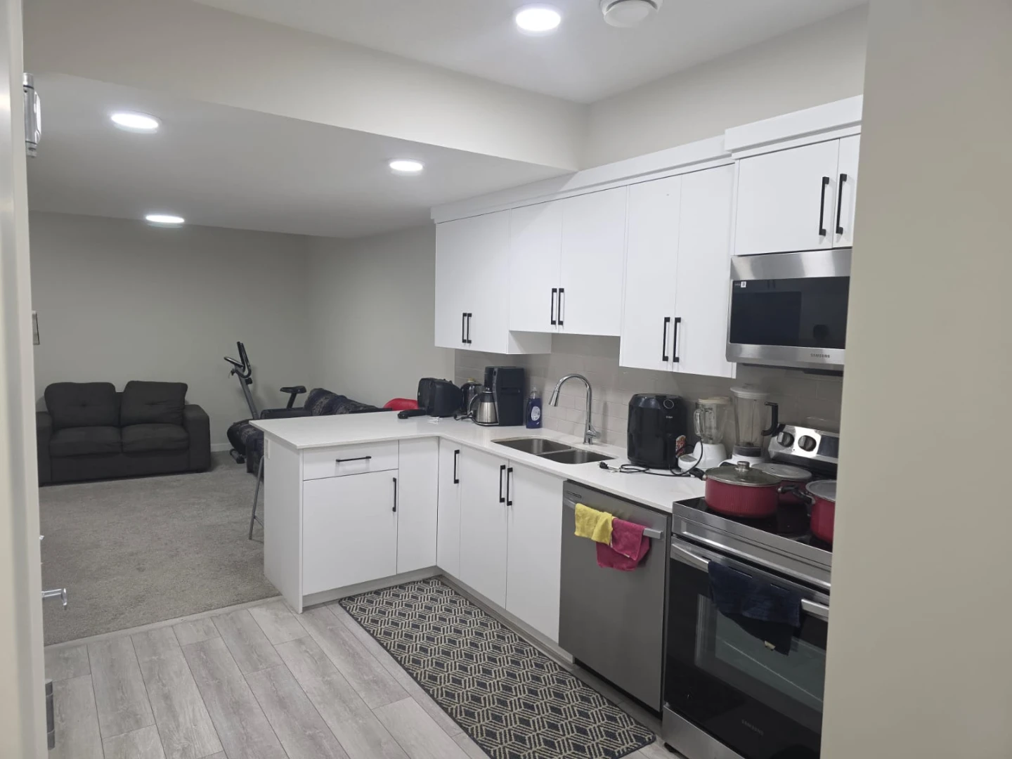 One bed room basement - photo 3