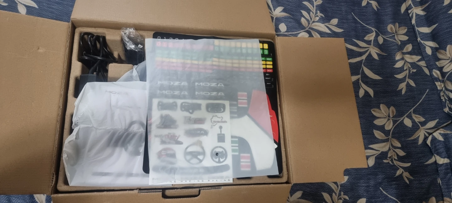"MOZA R3 PC Bundle, Like New,3-Year Warranty - photo 3