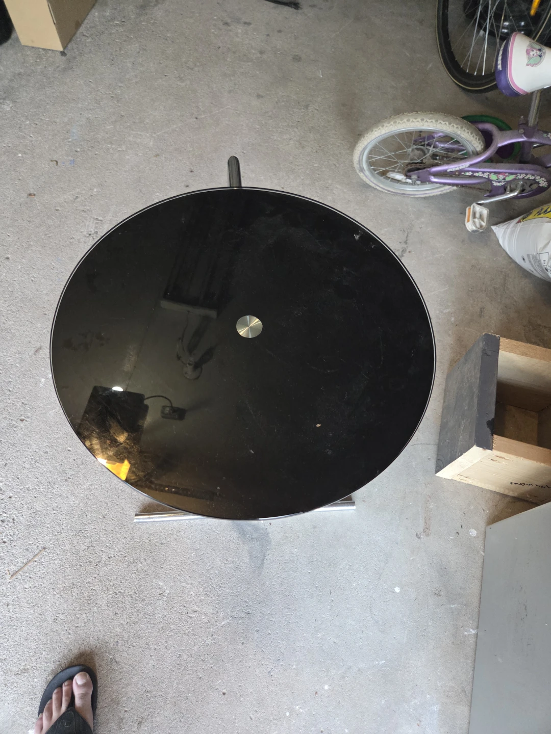Black Round Glass Top Side Table - photo 3