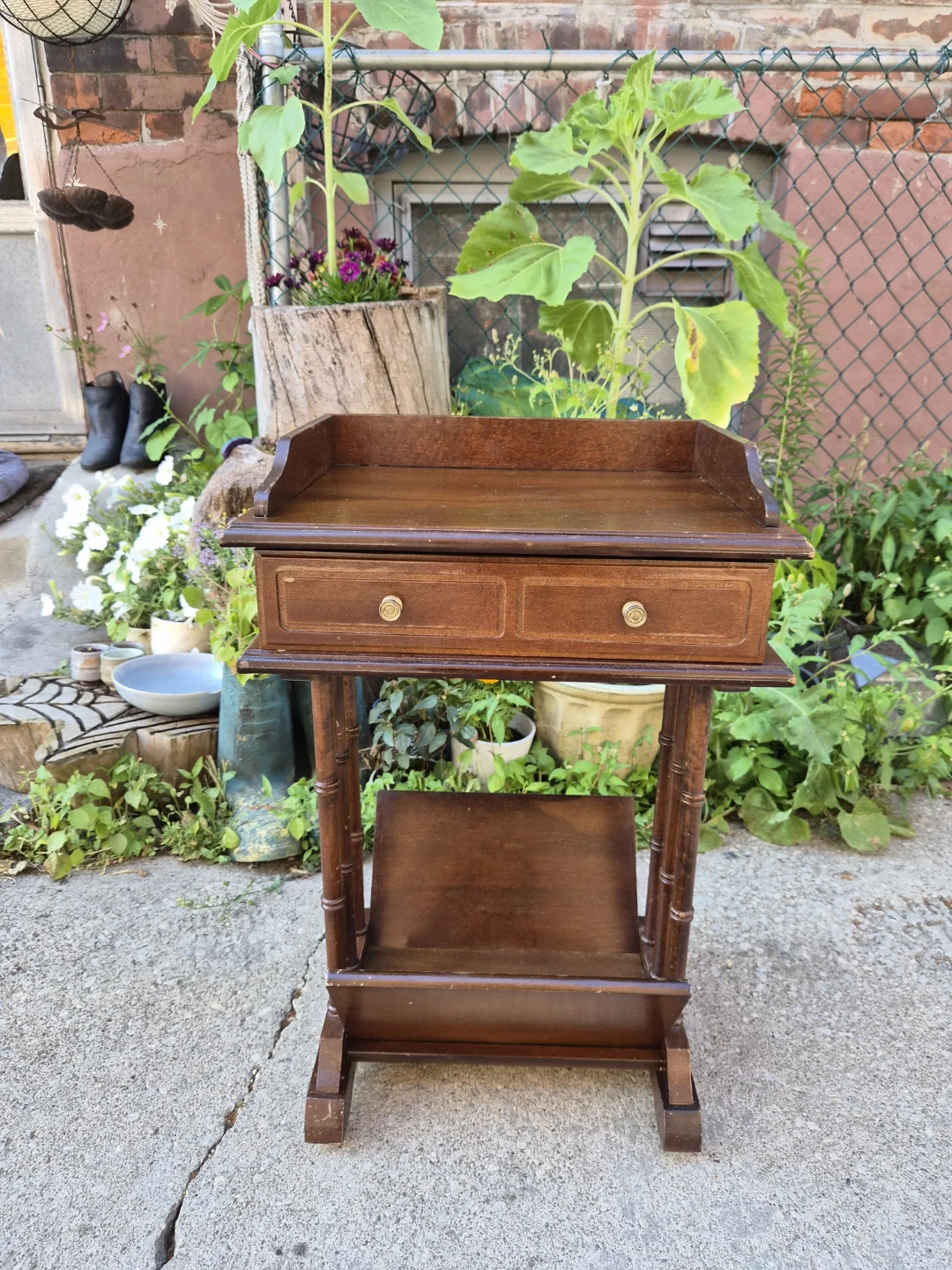 Wooden End Table with Drawer and Magazine Rack