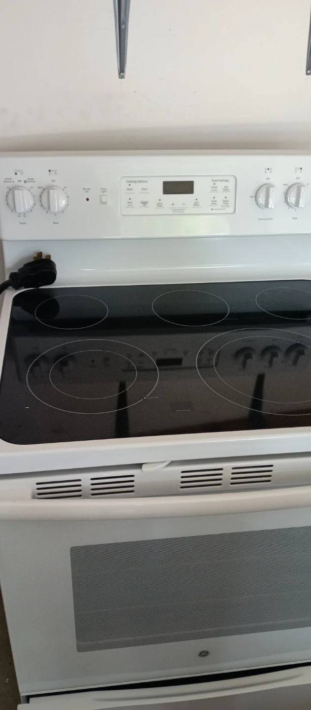 GE 240w electric stove all white 30" wide very clean euc - photo 2