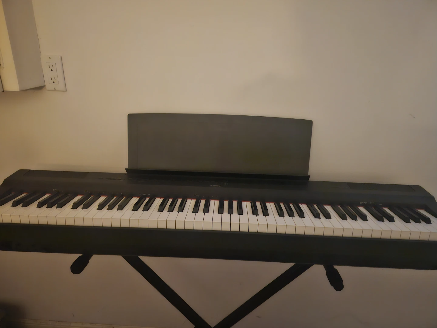 Yamaha Digital Piano P - 125 B  with Stand