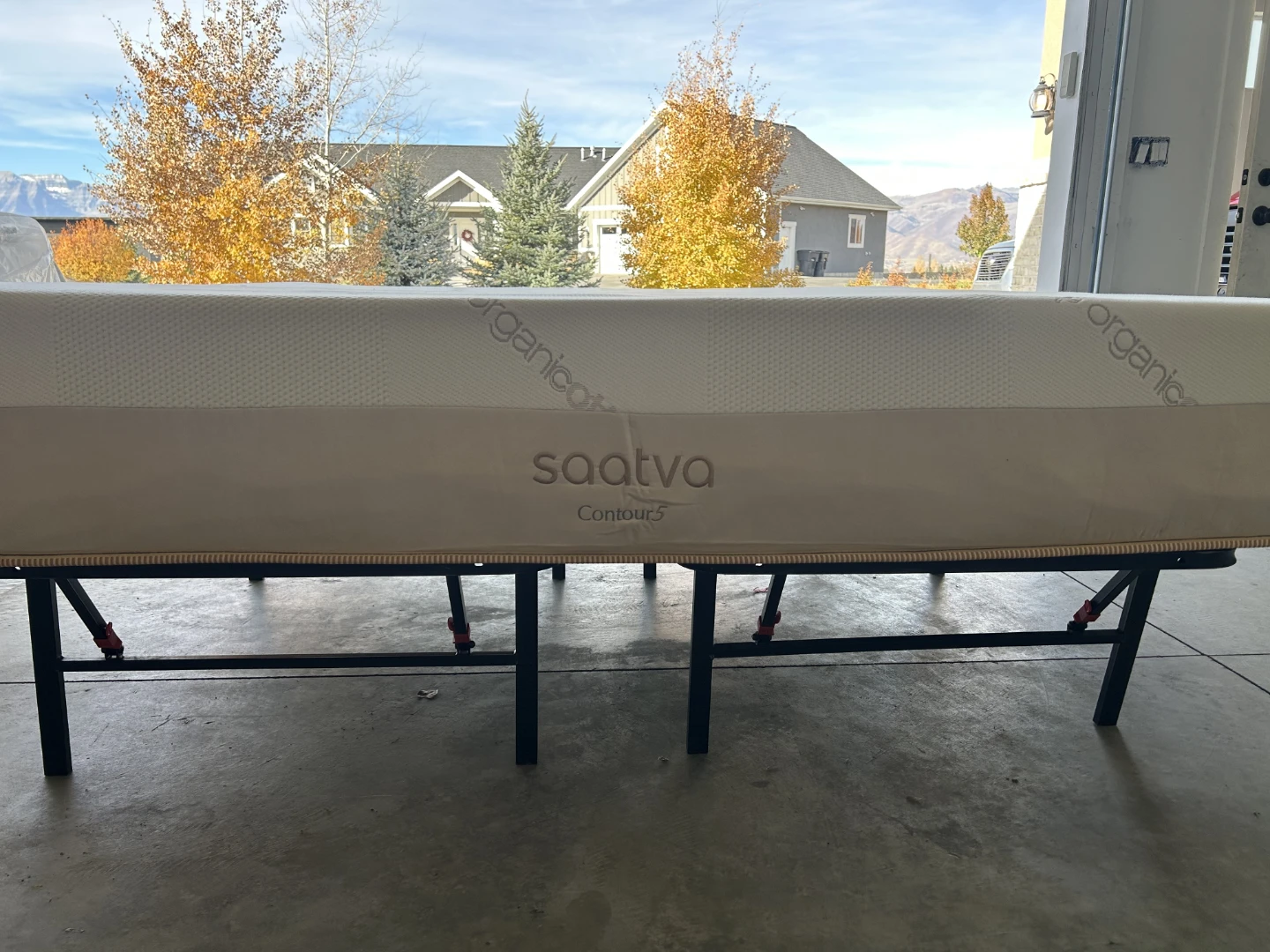 KING Saatva Contour 5 Mattress