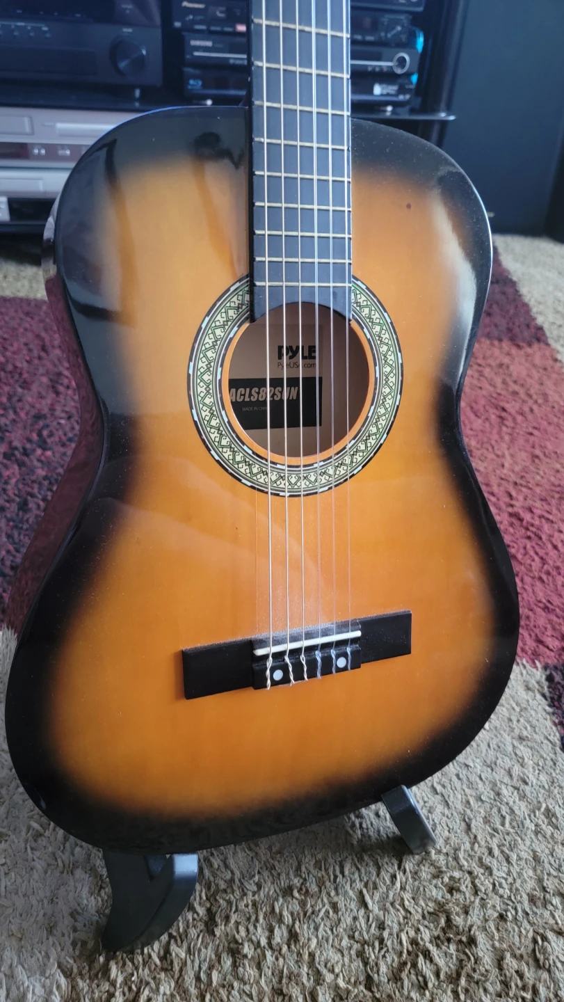 Pyle Classical Guitar ACLS8 3/4