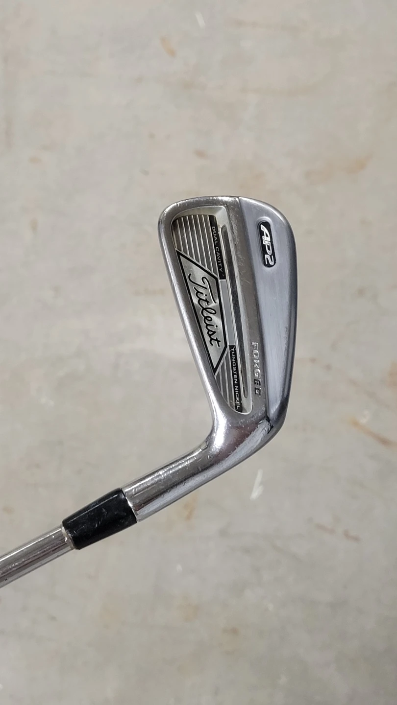 Titleist AP2 710 3 Iron Forged , Cobra Sunday bag