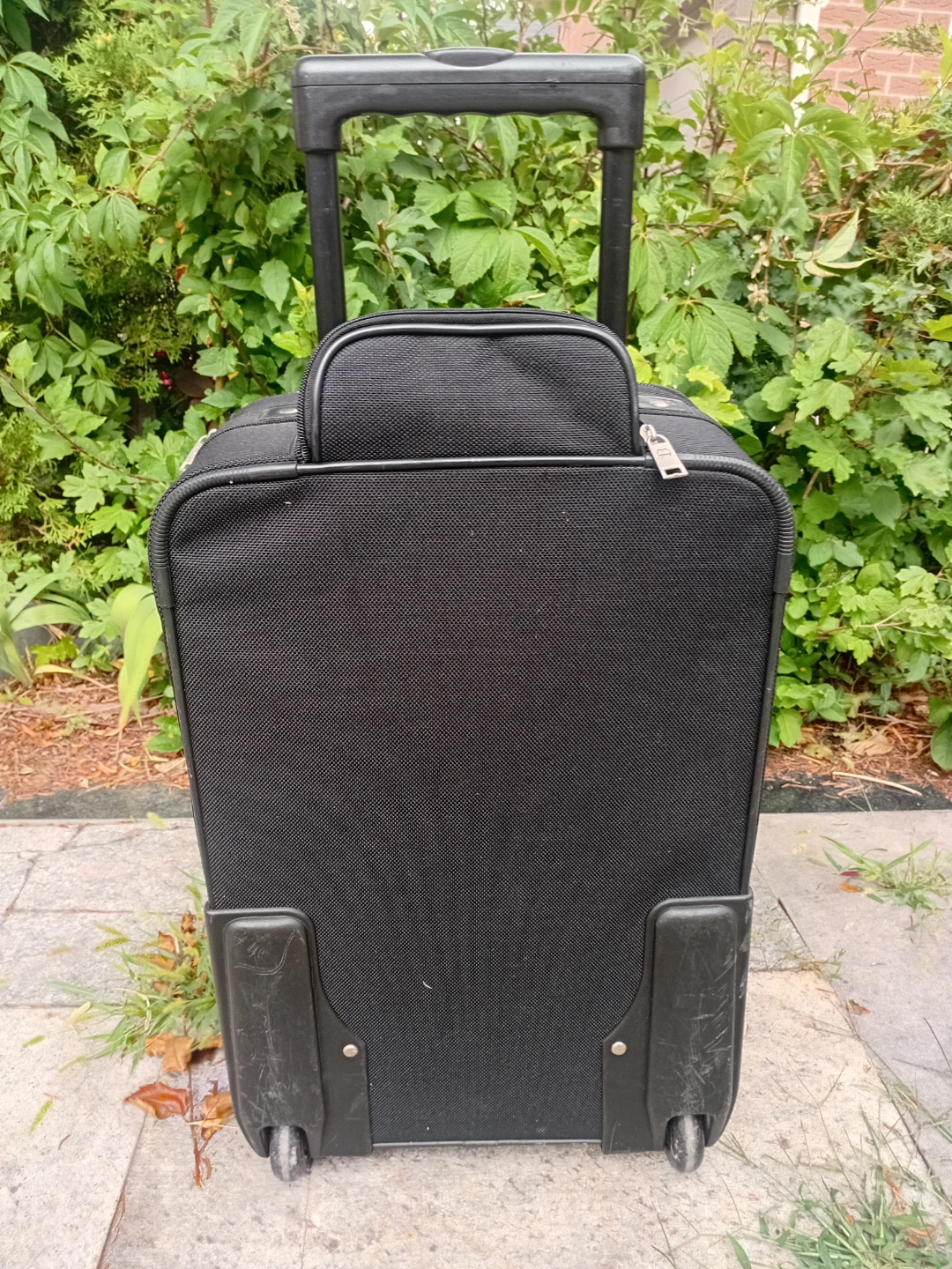American Tourister Black Rolling Suitcase - photo 3