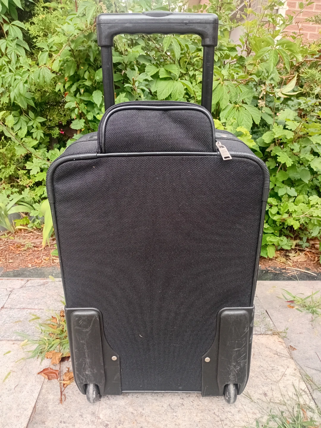 American Tourister Black Rolling Suitcase - photo 4