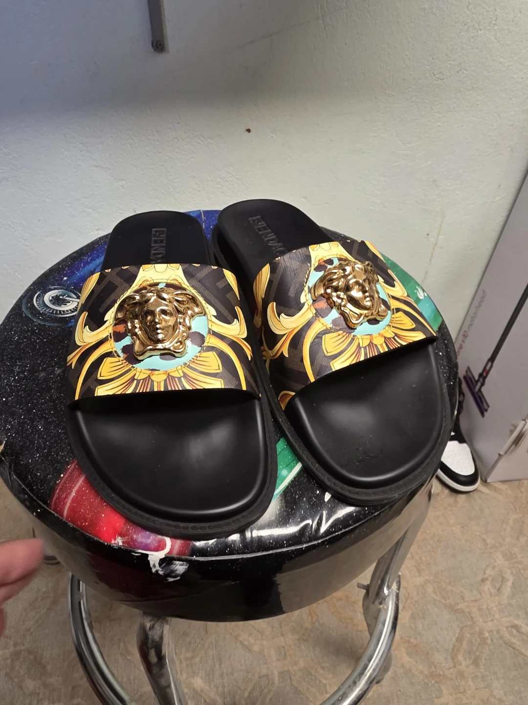 authentic 9.5 Versace Medusa Slides - Black/Gold - photo 5