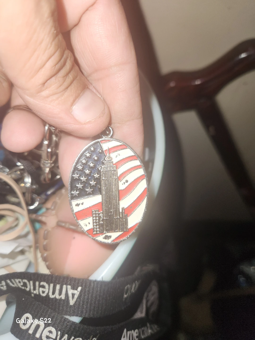Lot of 3 Souvenir Keychains & Christmas Ornament - photo 2