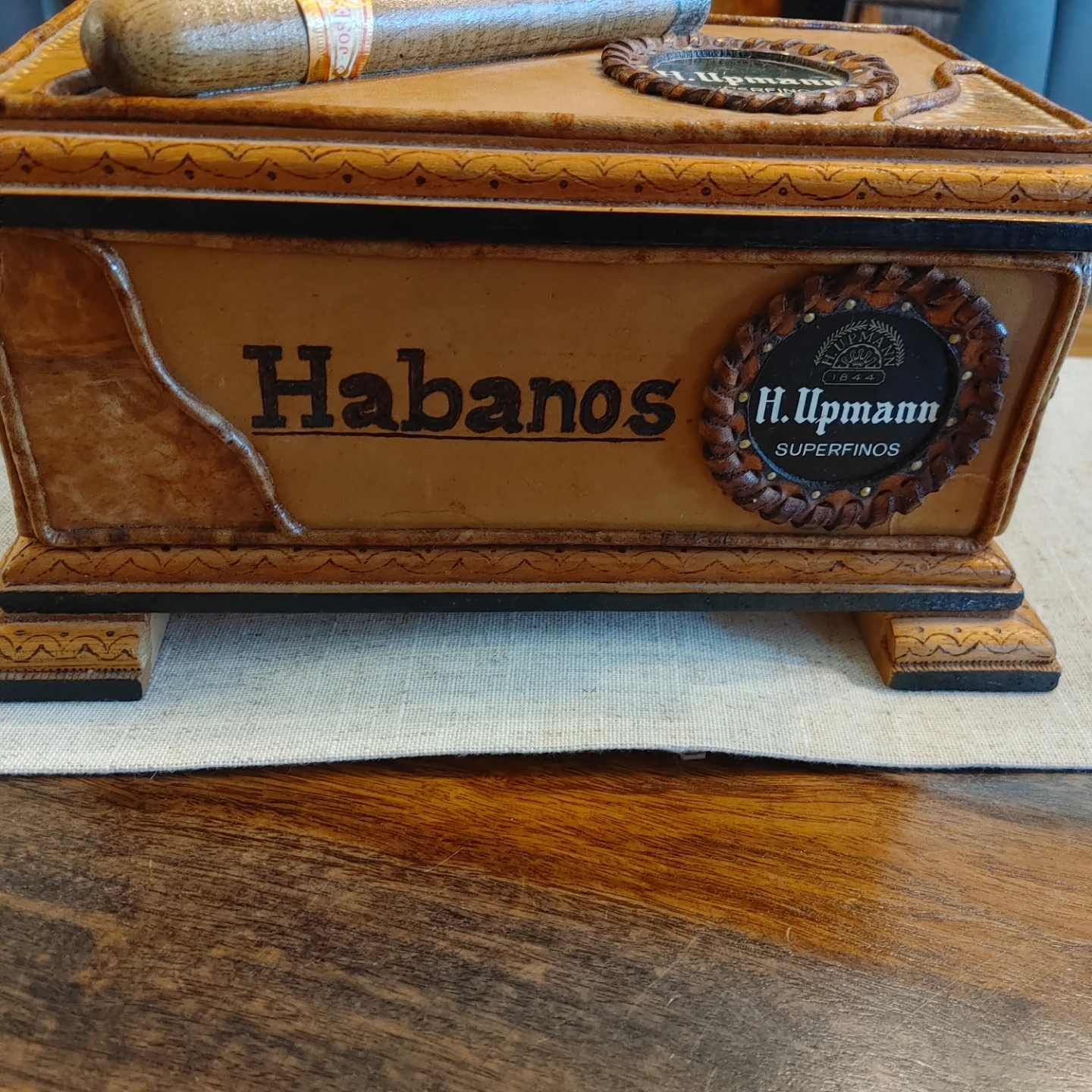 Vintage Hamd Tooled Leather Cuban Cigar Box - photo 5