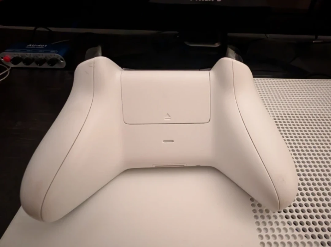 Microsoft Xbox One S DISC VERSION 1TB Video Game Console -TESTED - photo 4