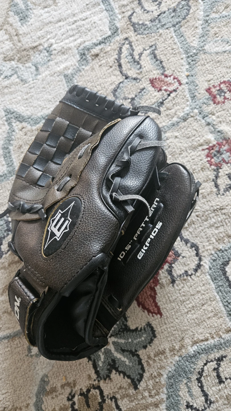 Easton 10.5" Baseball Glove