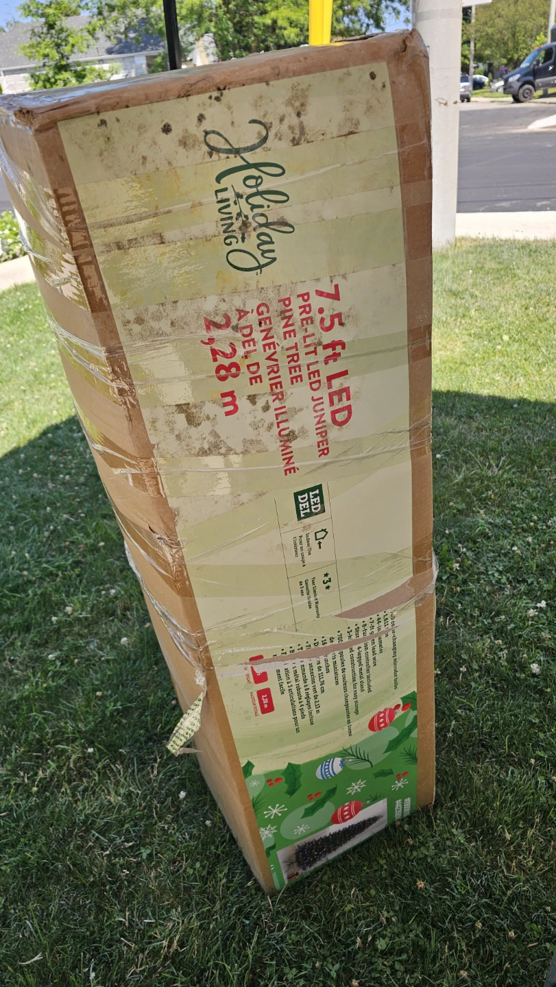 7.5 Ft pre lit Christmas tree