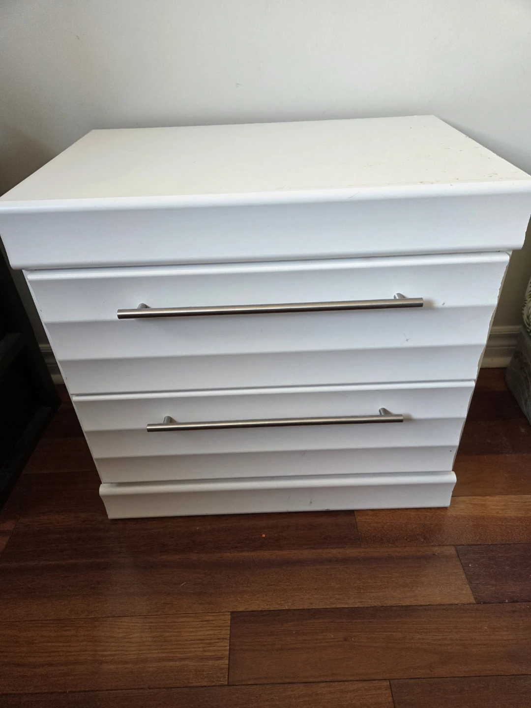 White 2-Drawer Nightstand and dresser - photo 3