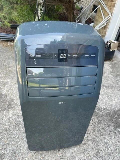 Air conditioner portable lg  model# LG LP1215GXR