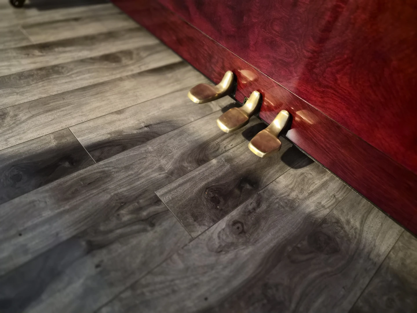 Yamaha Upright Piano - Dark Red - photo 5