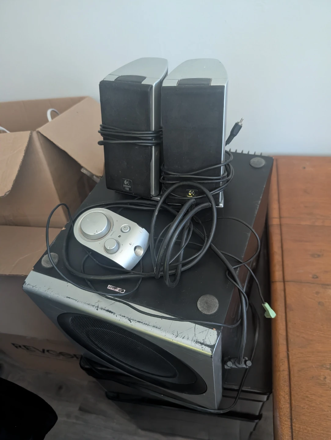 Logitech 2.1 Speaker System with Subwoofer