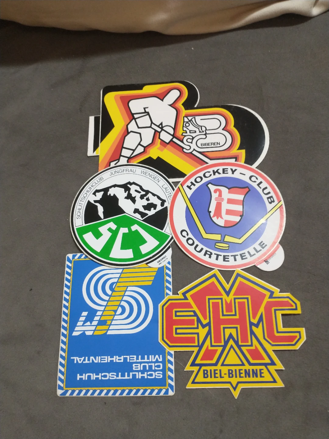 Neato! 25 Swiss Hockey Club Stickers lot #1 - photo 2