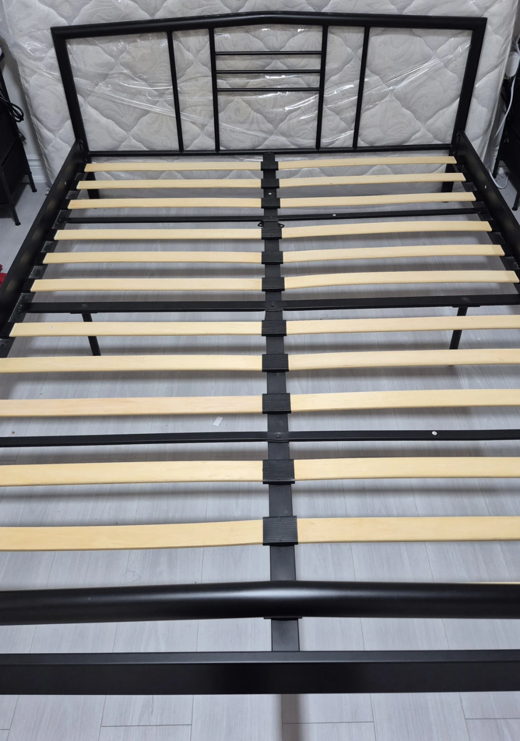 Queen Metal Bed Frame - photo 2
