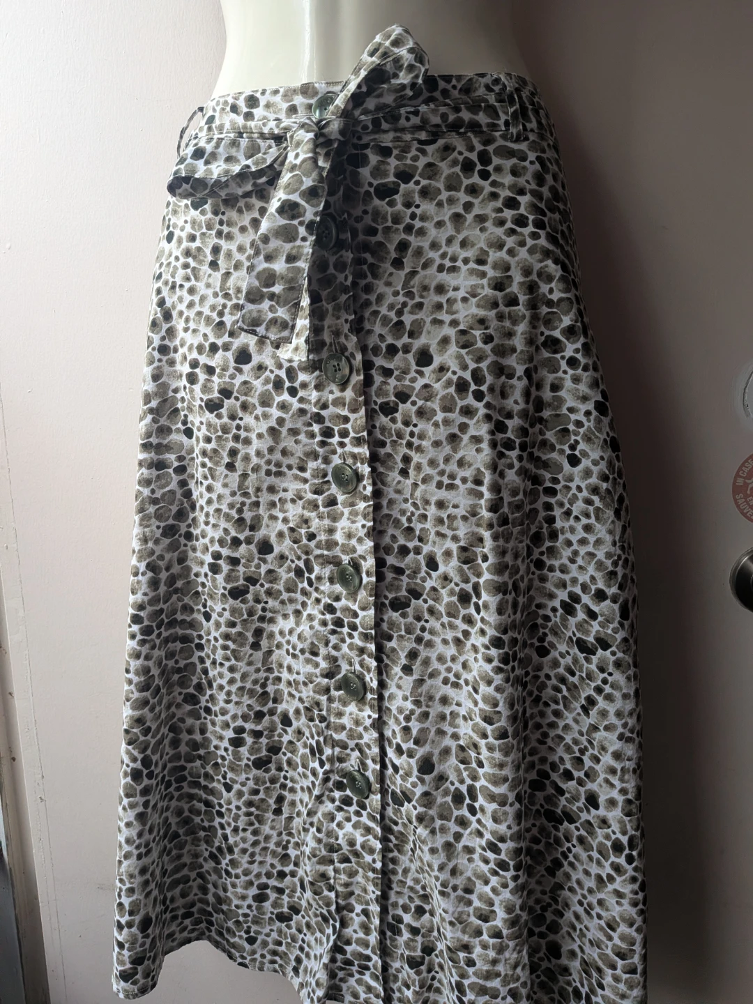 Olsen Animal Print Button-Front Midi Skirt sz MEDIUM - photo 2