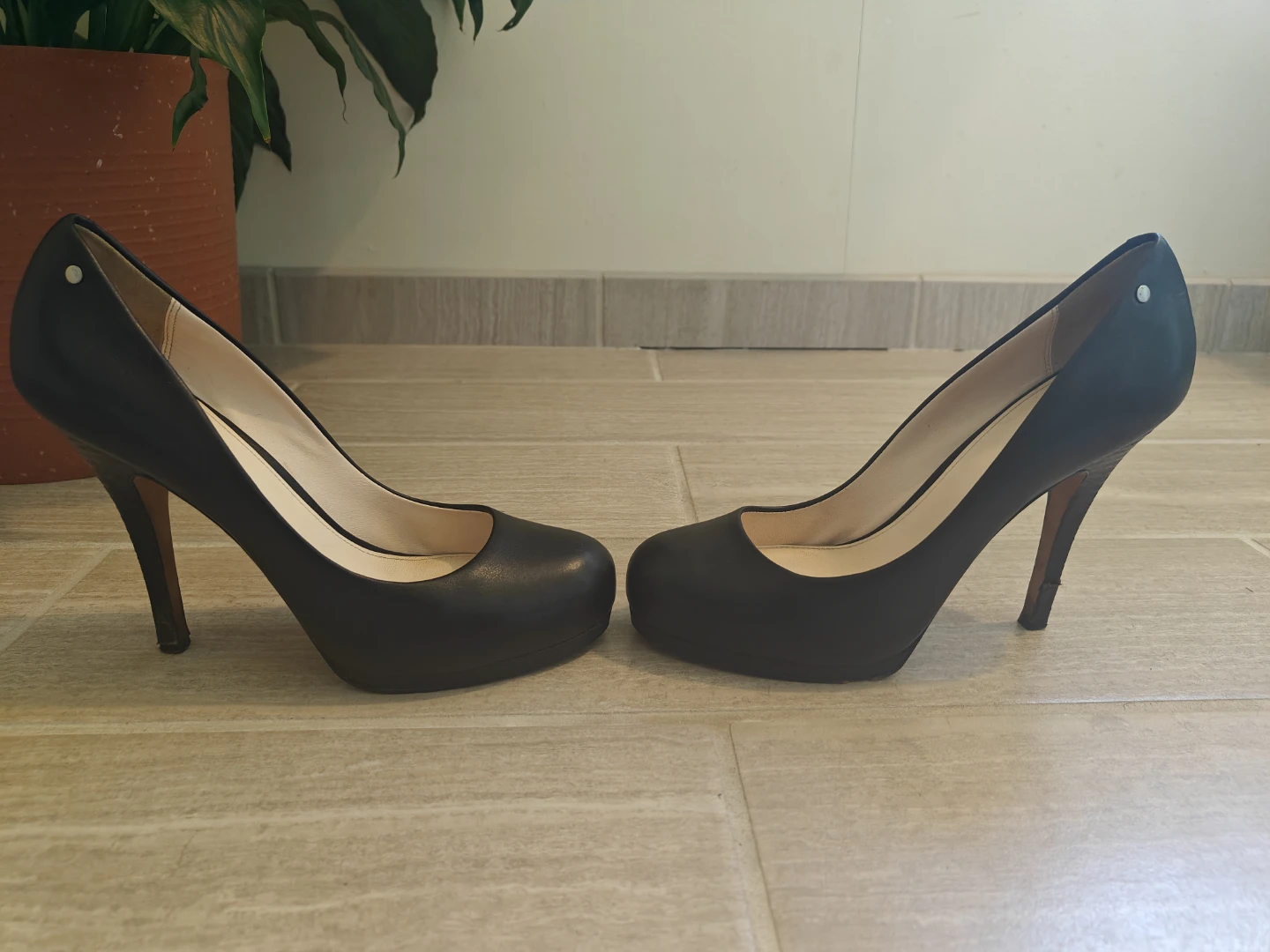 Coach Black Leather Pumps 7.5 - photo 4