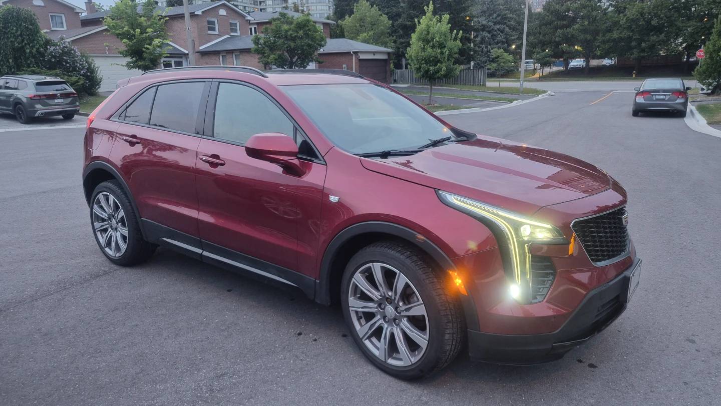 A brand-new look luxury Cadillac XT4 Sport AWD (SUV) - photo 2