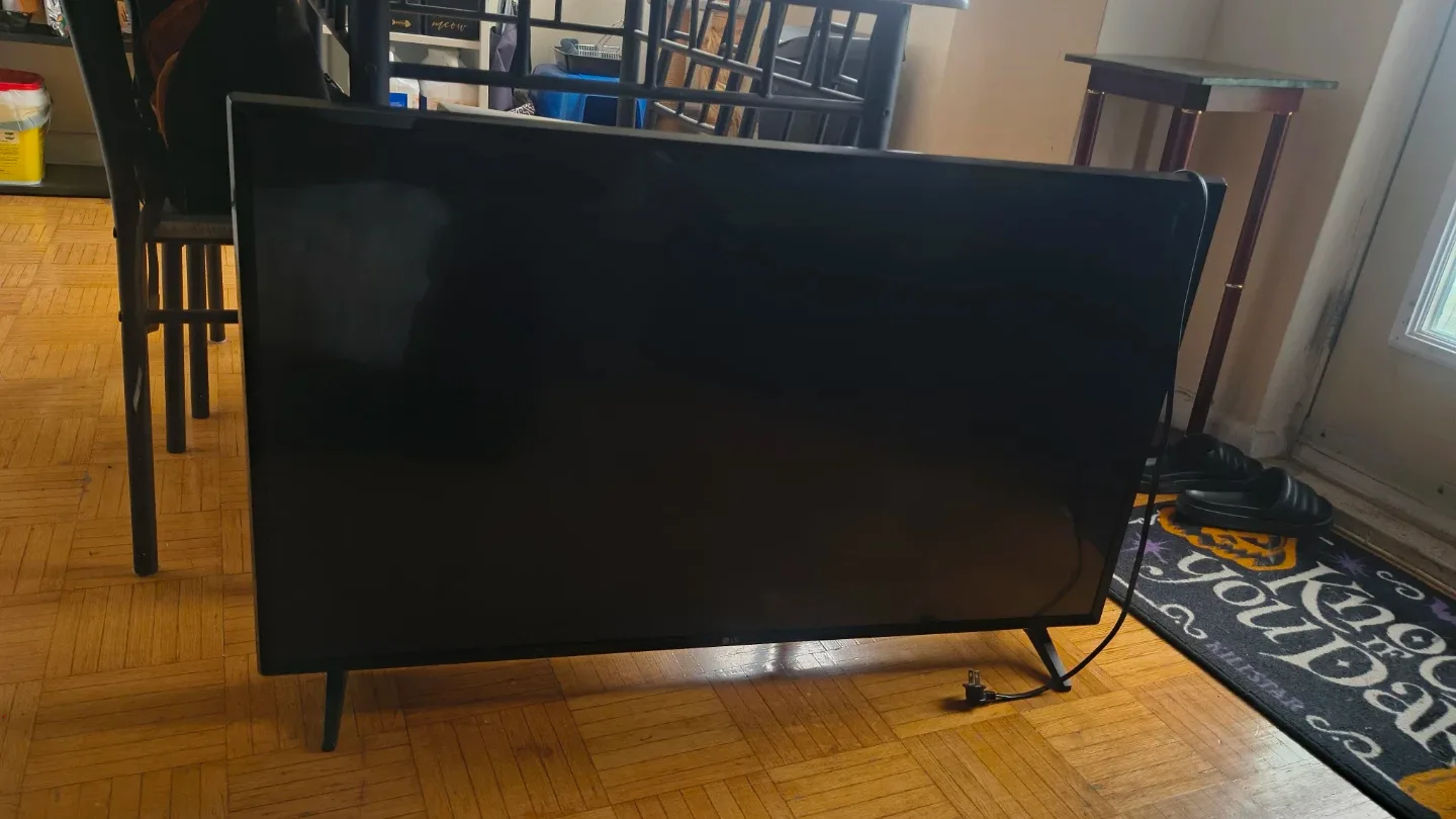 42" LG TV with Remote - photo 2