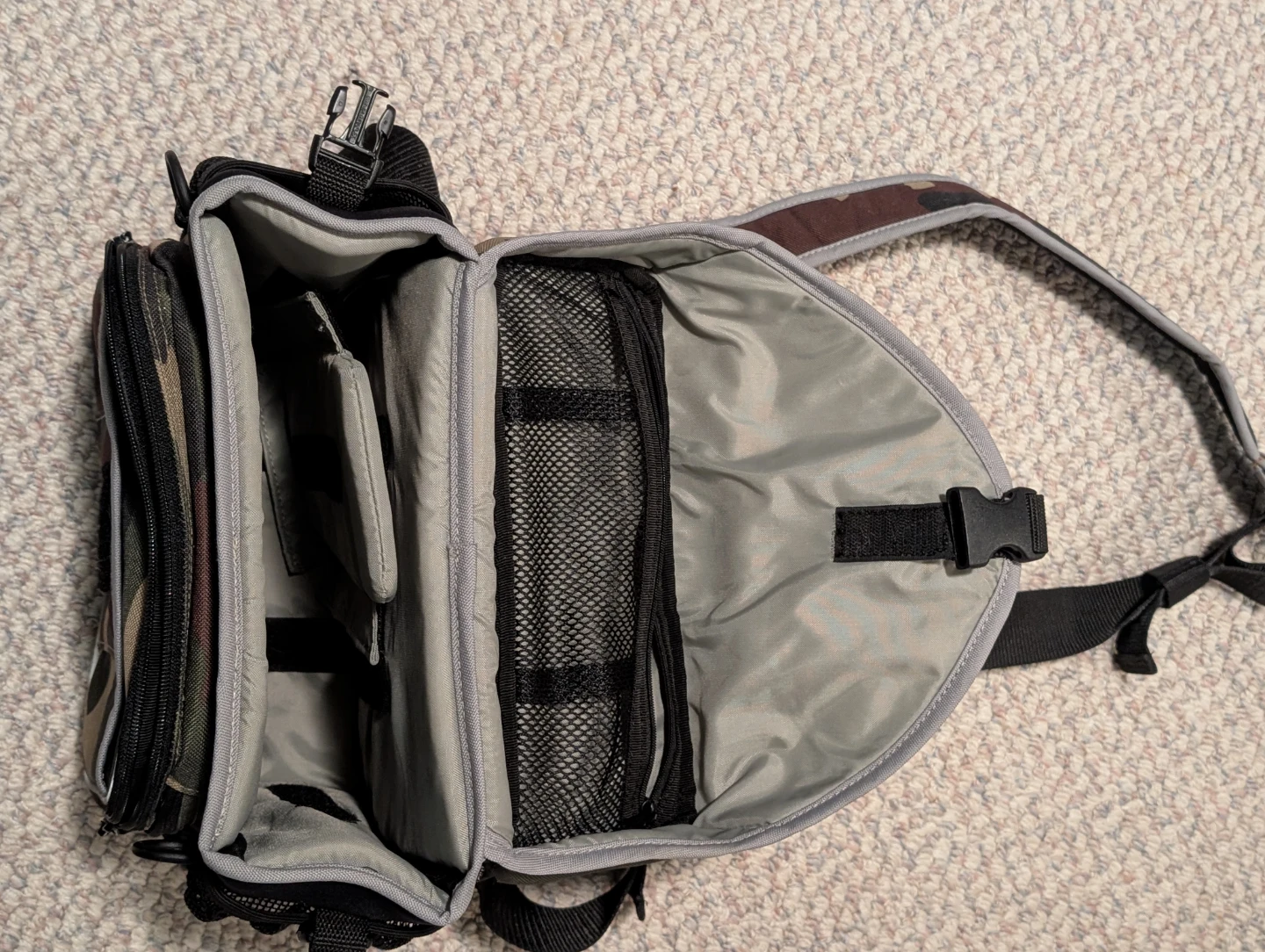 Adorama Slinger Camera Bag - Camo - photo 3