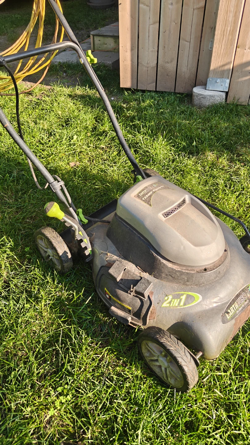 Small electric lawnmower - photo 3