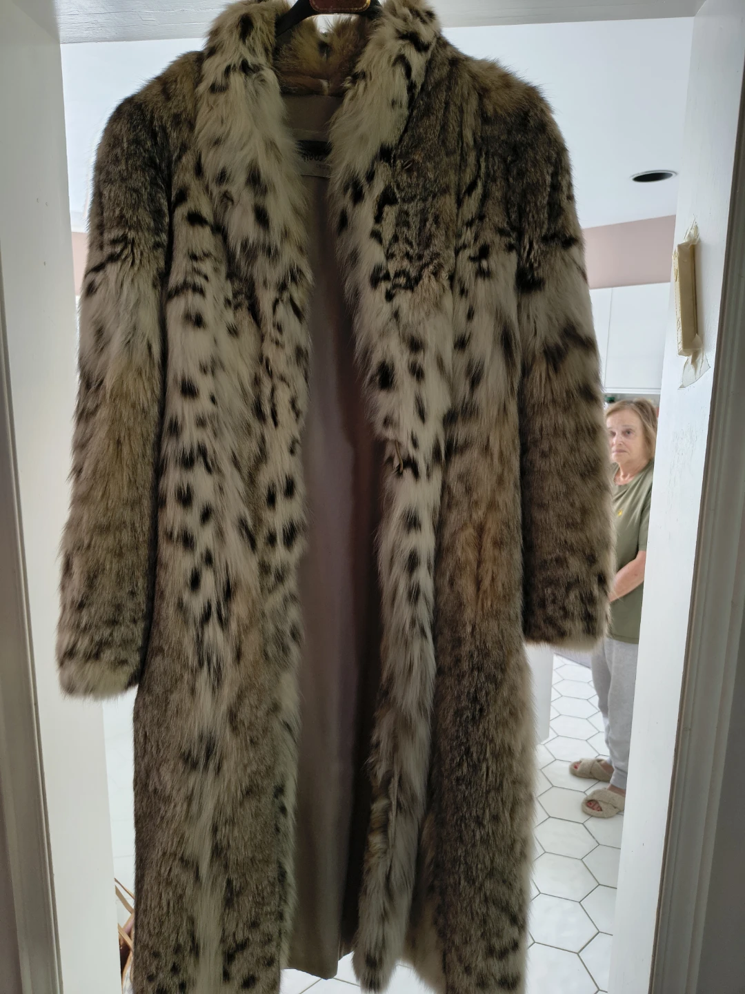 Holt Renfrew Fur Coat lynx - photo 3