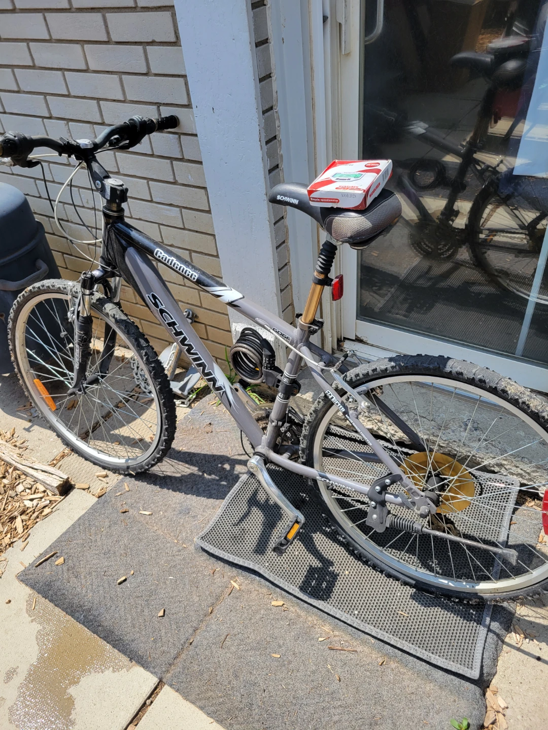Schwinn Cadence Mountain Bike with Handlebar Speedometer
