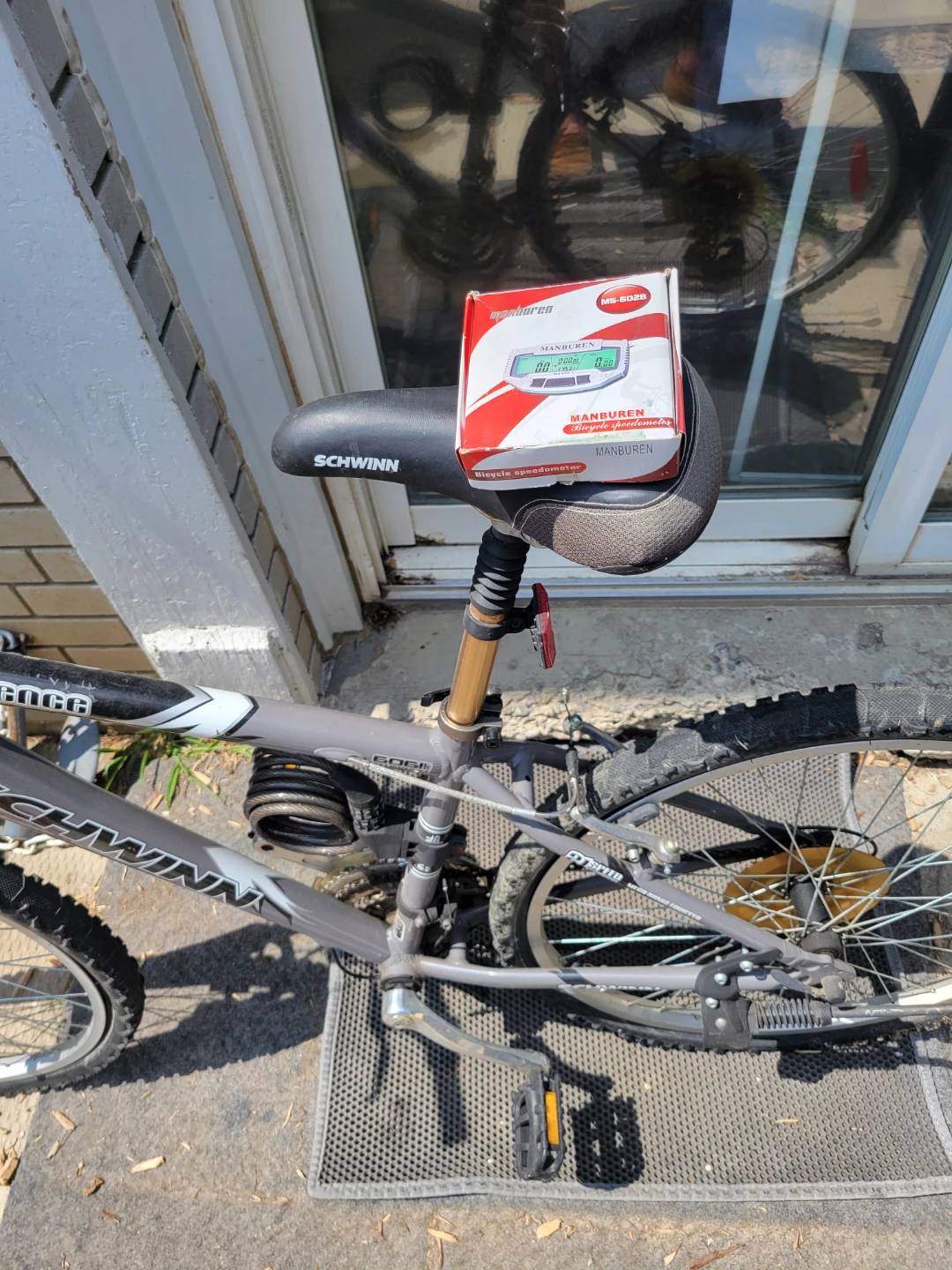 Schwinn Cadence Mountain Bike with Handlebar Speedometer - photo 2