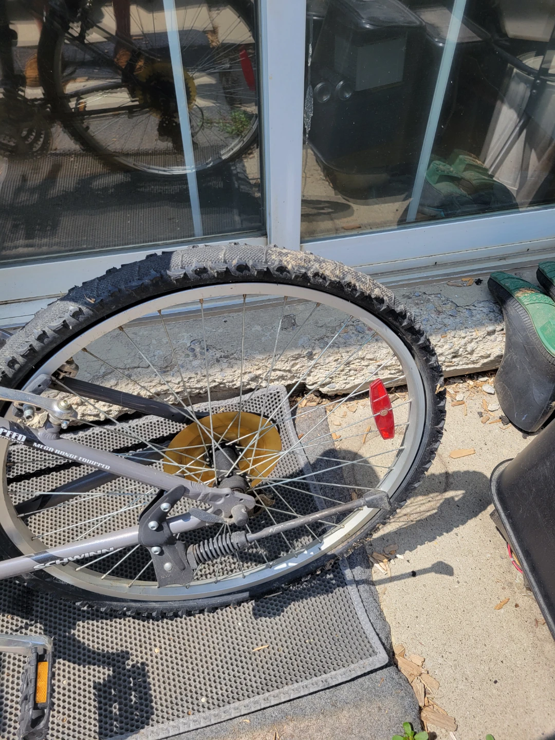 Schwinn Cadence Mountain Bike with Handlebar Speedometer - photo 3