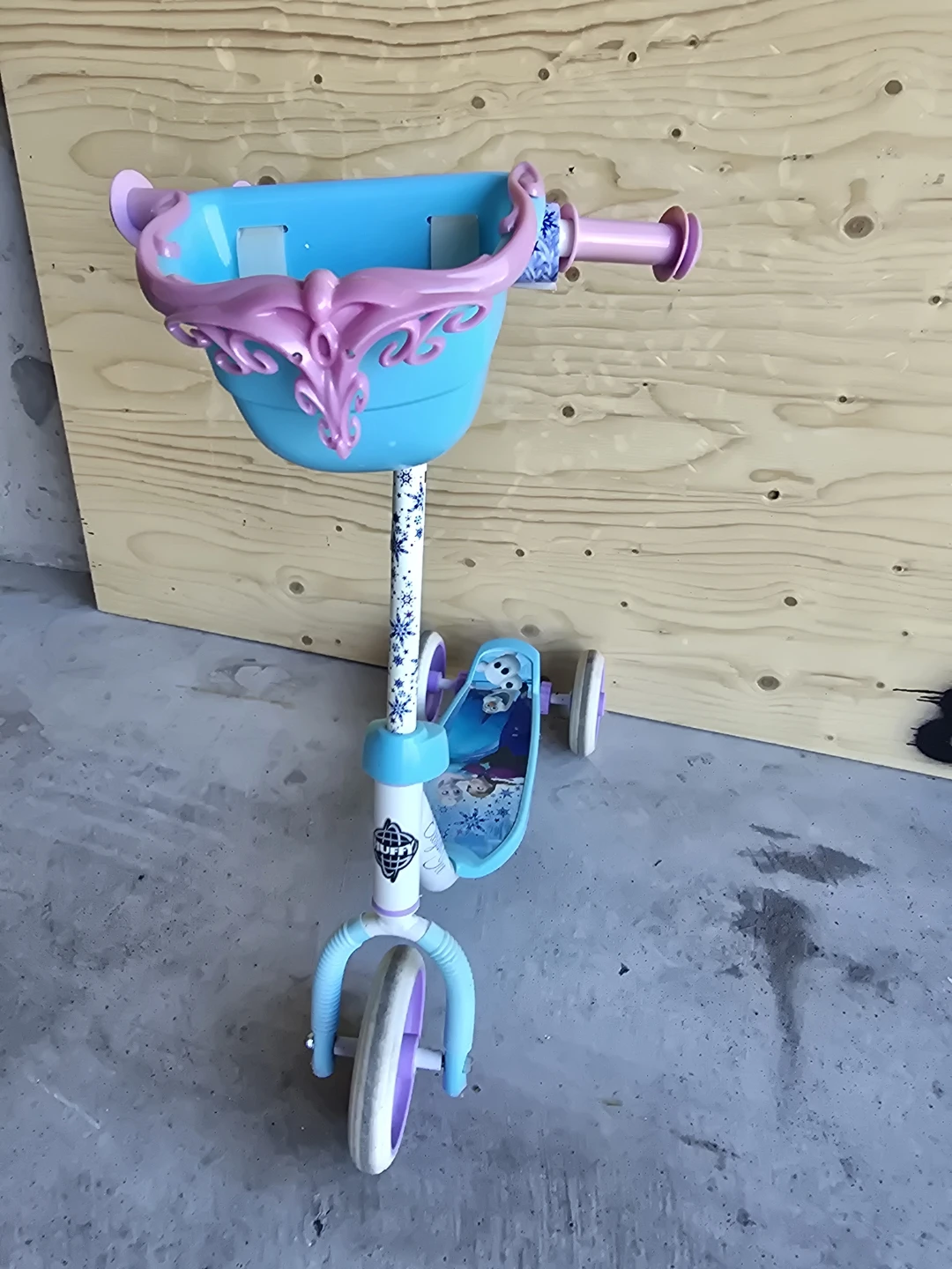 Frozen 3-Wheel Scooter - photo 2