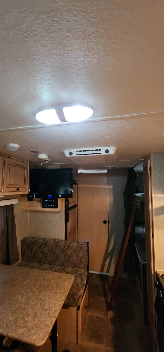 RV - Mini Lite By Rockwood - photo 2