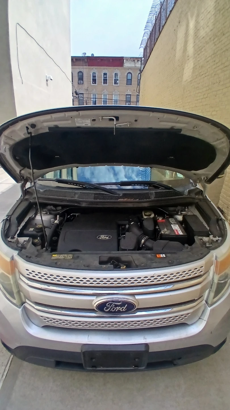 Ford Explorer Owner's Manual Set - photo 2