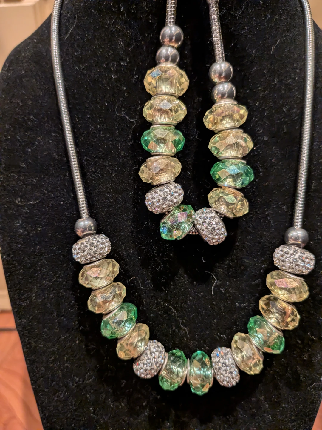 Beaded Necklace and Bracelet Set - photo 2