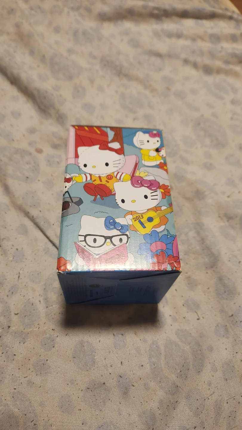 McDonald's Hello Kitty and Snoopy Collectible Box - photo 4