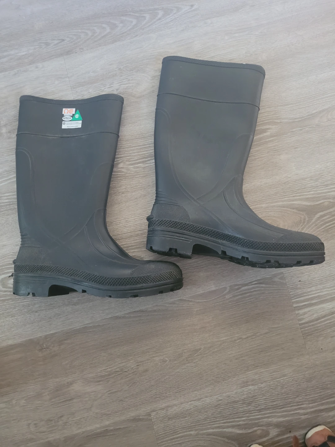 Servus by Honeywell Black Rubber Work Boots - Size 10