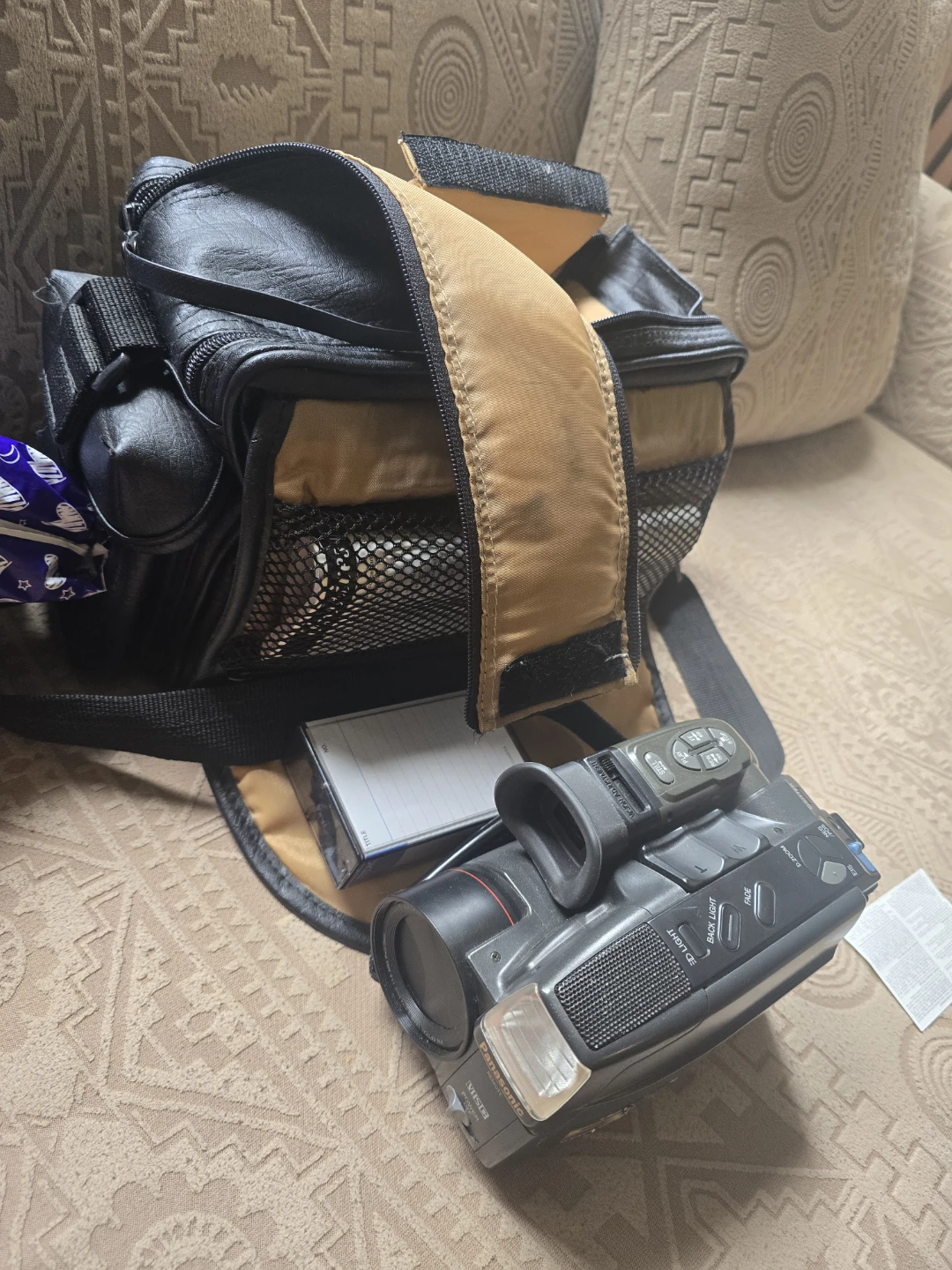 Panasonic Palmcorder IQ Camcorder with Bag - photo 3