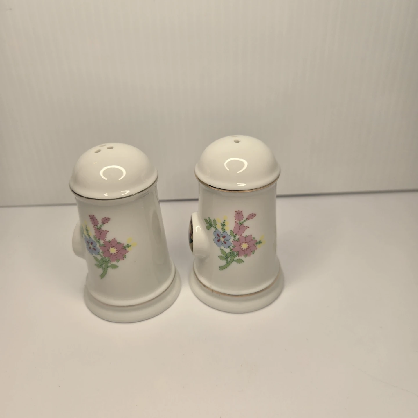 Vintage Floral Salt and Pepper Shakers - photo 2
