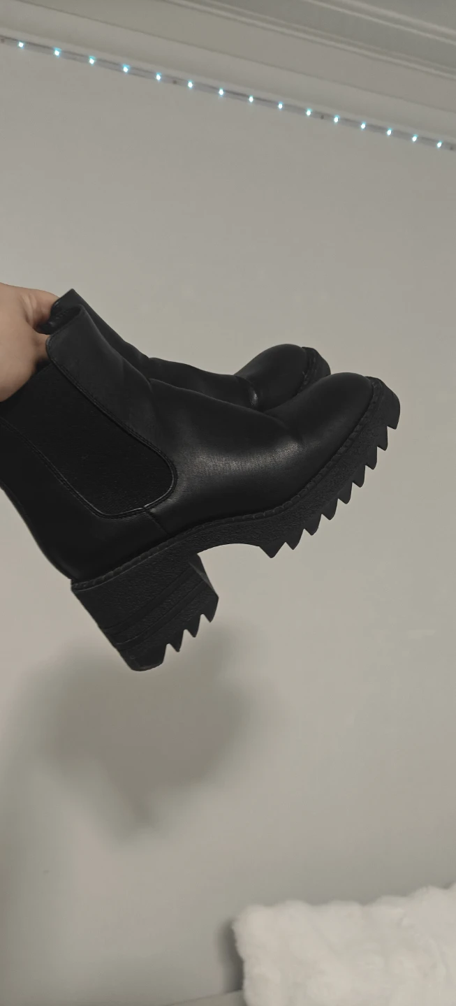 Black Chelsea Boots