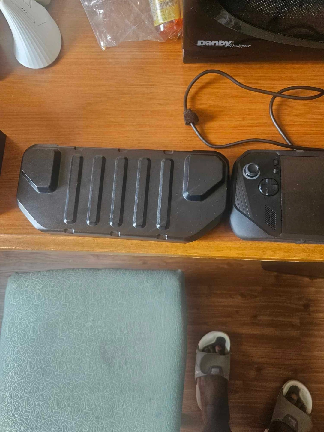 ASUS ROG Ally X 1TB Handheld Gaming PC (Like New + 2 Cases - photo 4