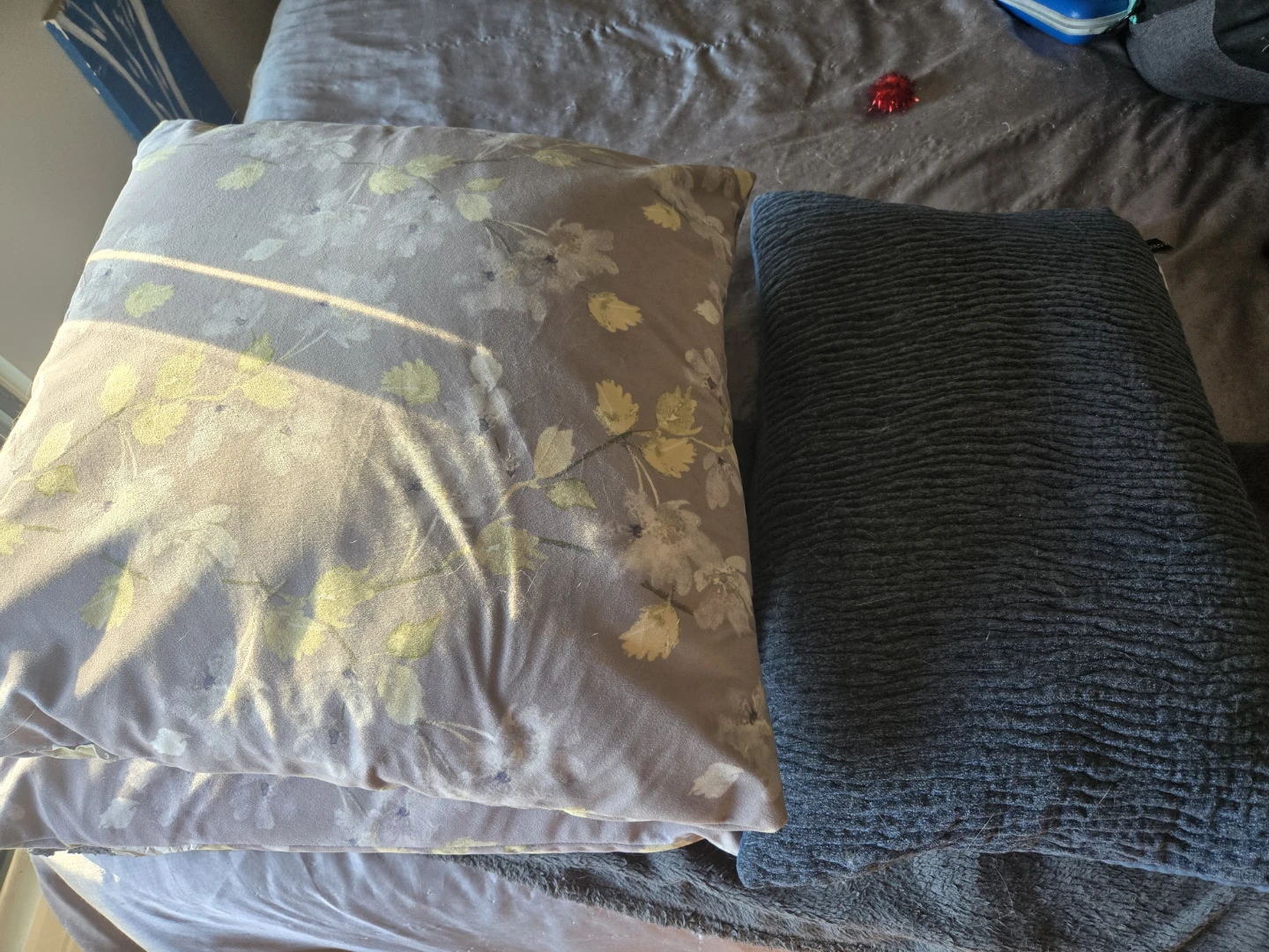 Decorative Throw Pillows & Storage/laundry basket - photo 4