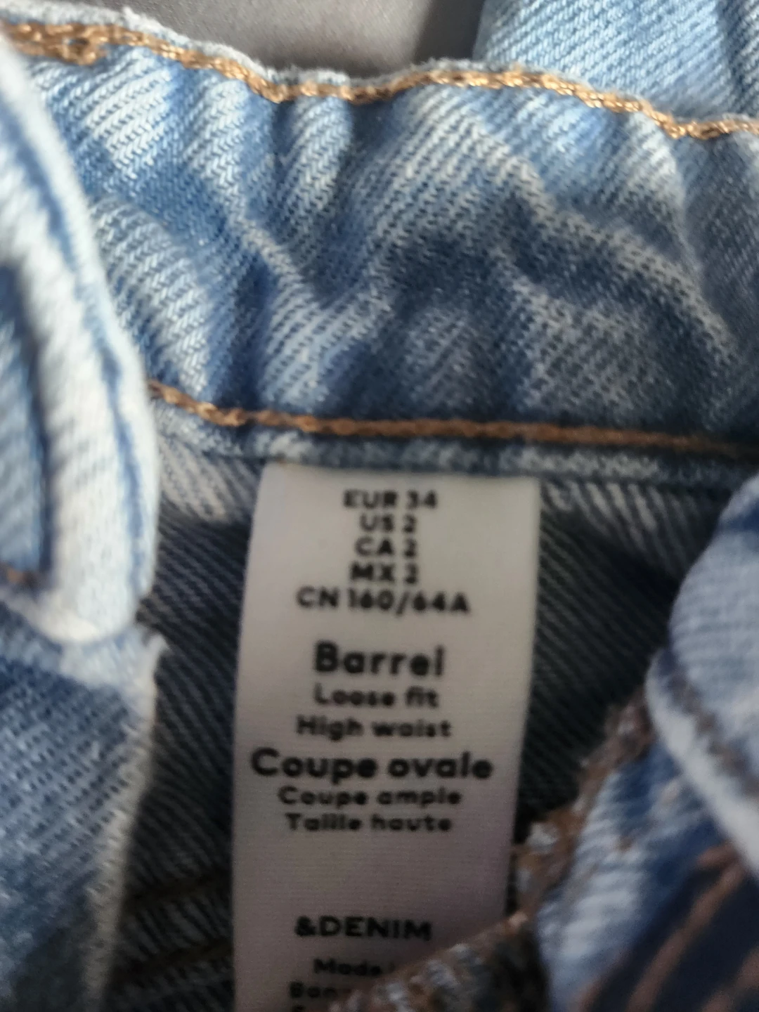 H&M Barrel Loose Fit High Waist Jeans - photo 2