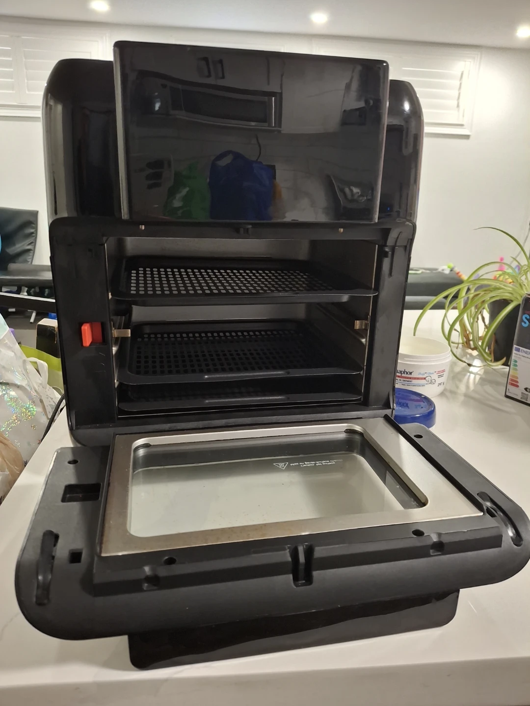 Insignia Air Fryer Toaster Oven - photo 2