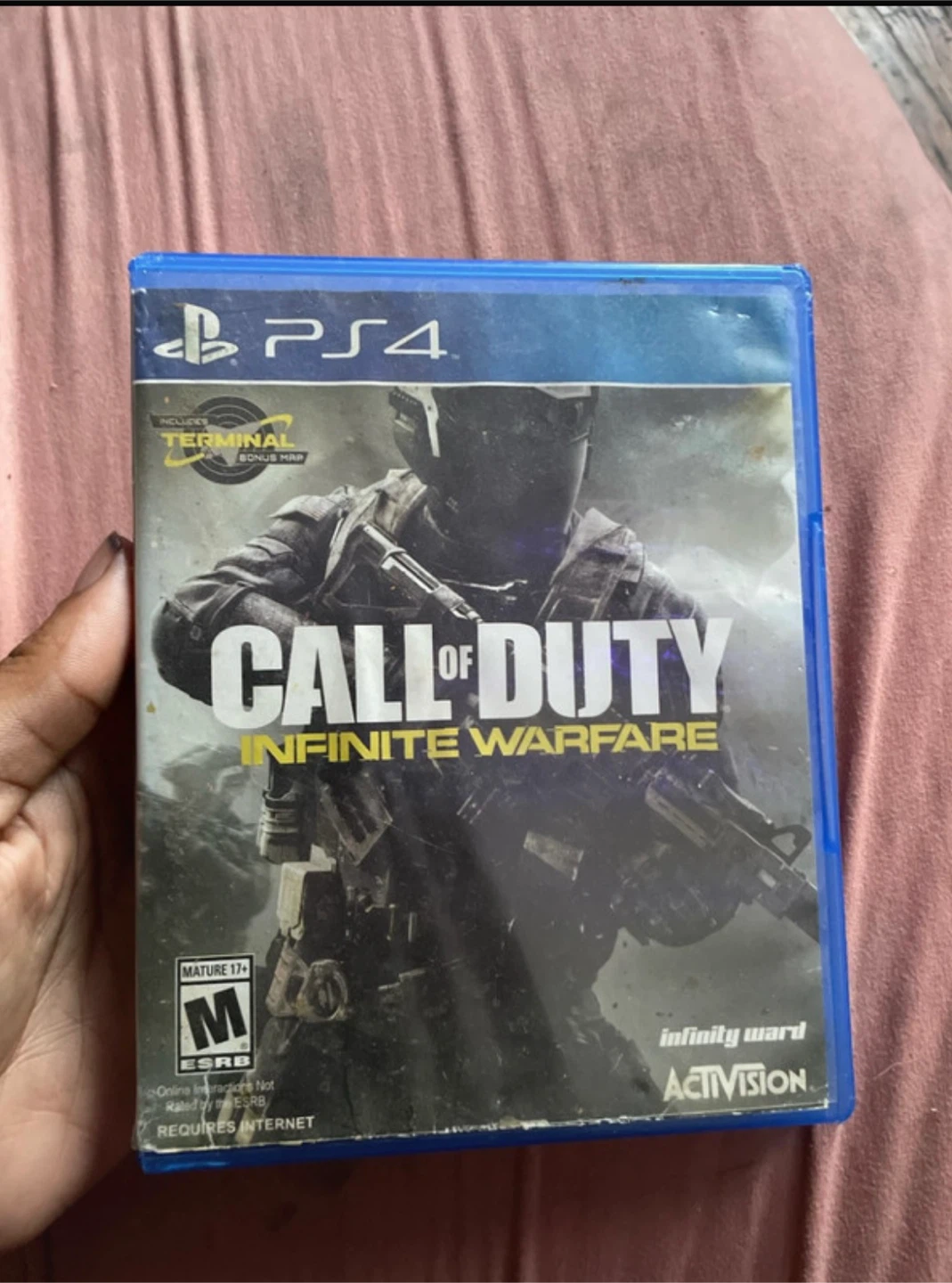 Call of duty IW & The walking Dead ps4 game