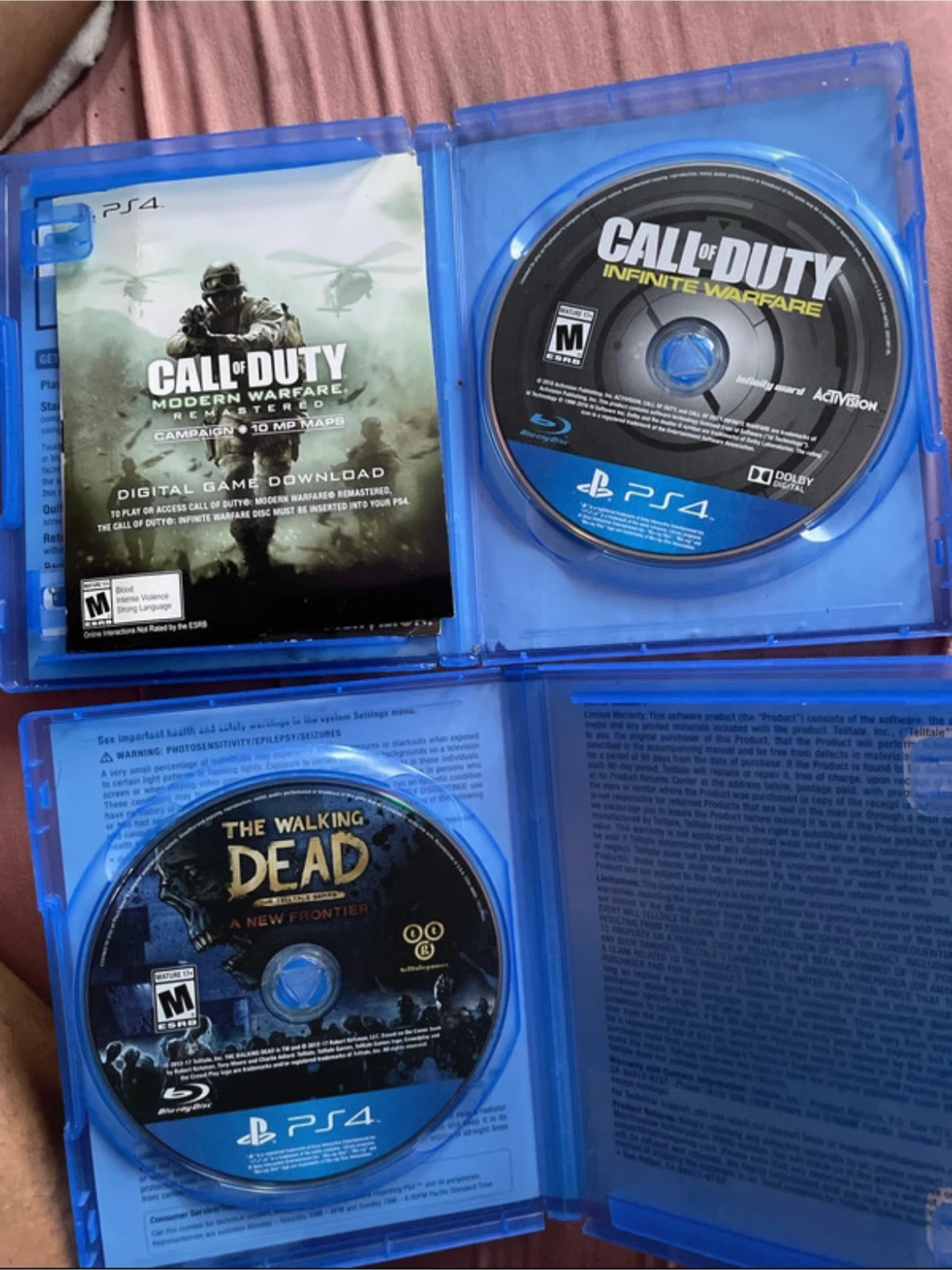 Call of duty IW & The walking Dead ps4 game - photo 3