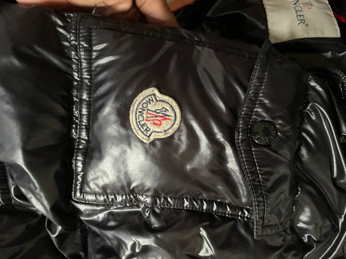 Moncler coat with hood and image - photo 3